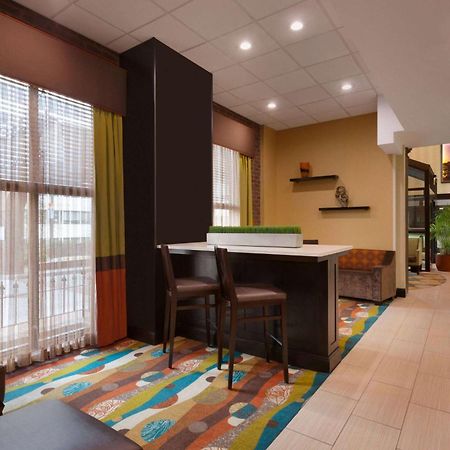 Days Inn By Wyndham Baltimore Inner Harbor Εξωτερικό φωτογραφία