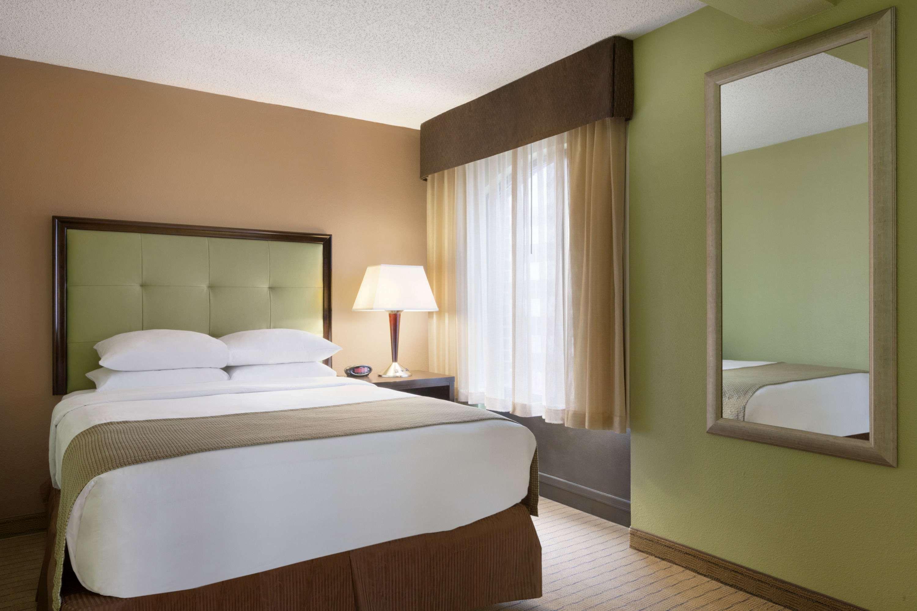Days Inn By Wyndham Baltimore Inner Harbor Εξωτερικό φωτογραφία