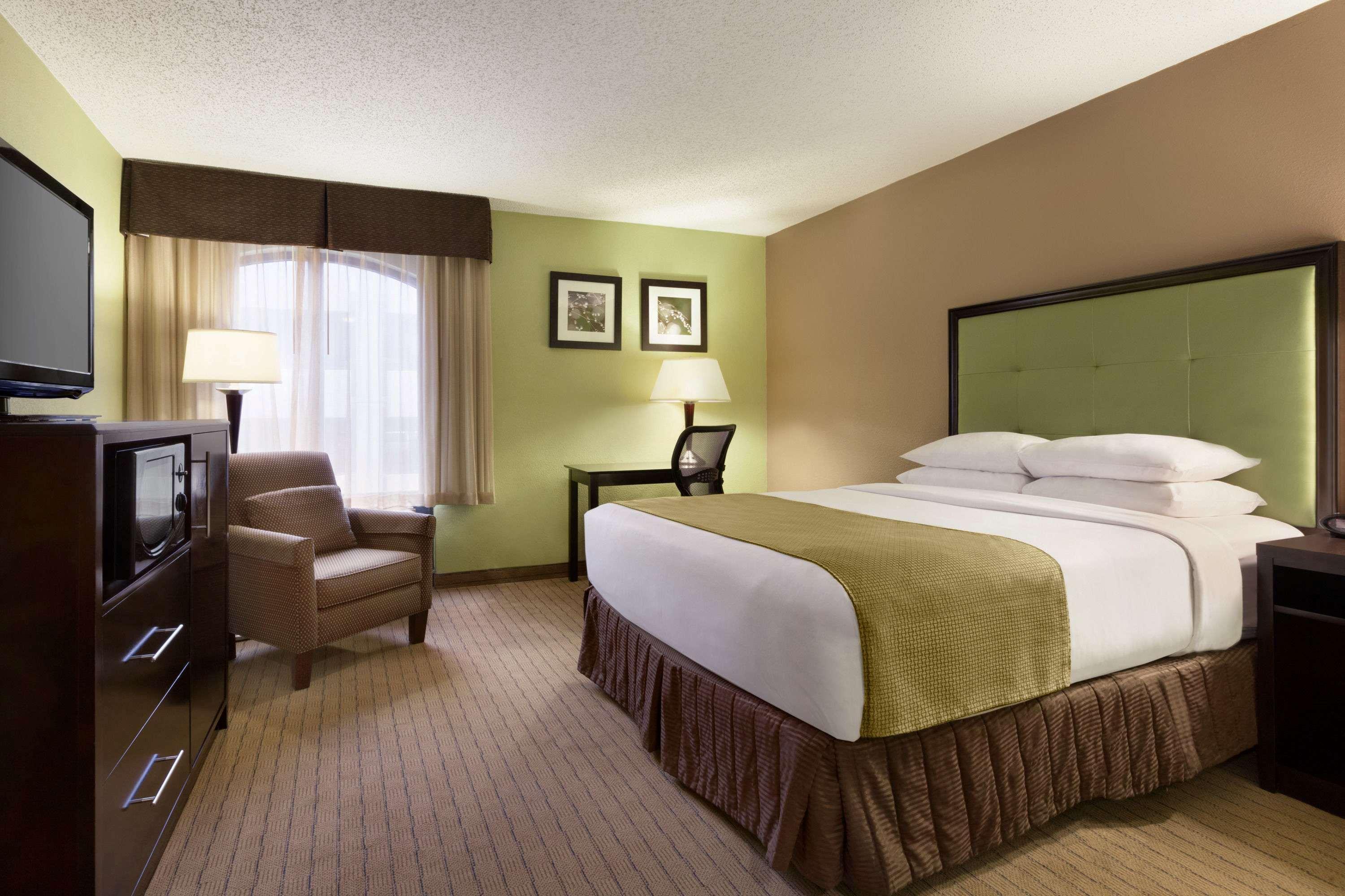 Days Inn By Wyndham Baltimore Inner Harbor Εξωτερικό φωτογραφία