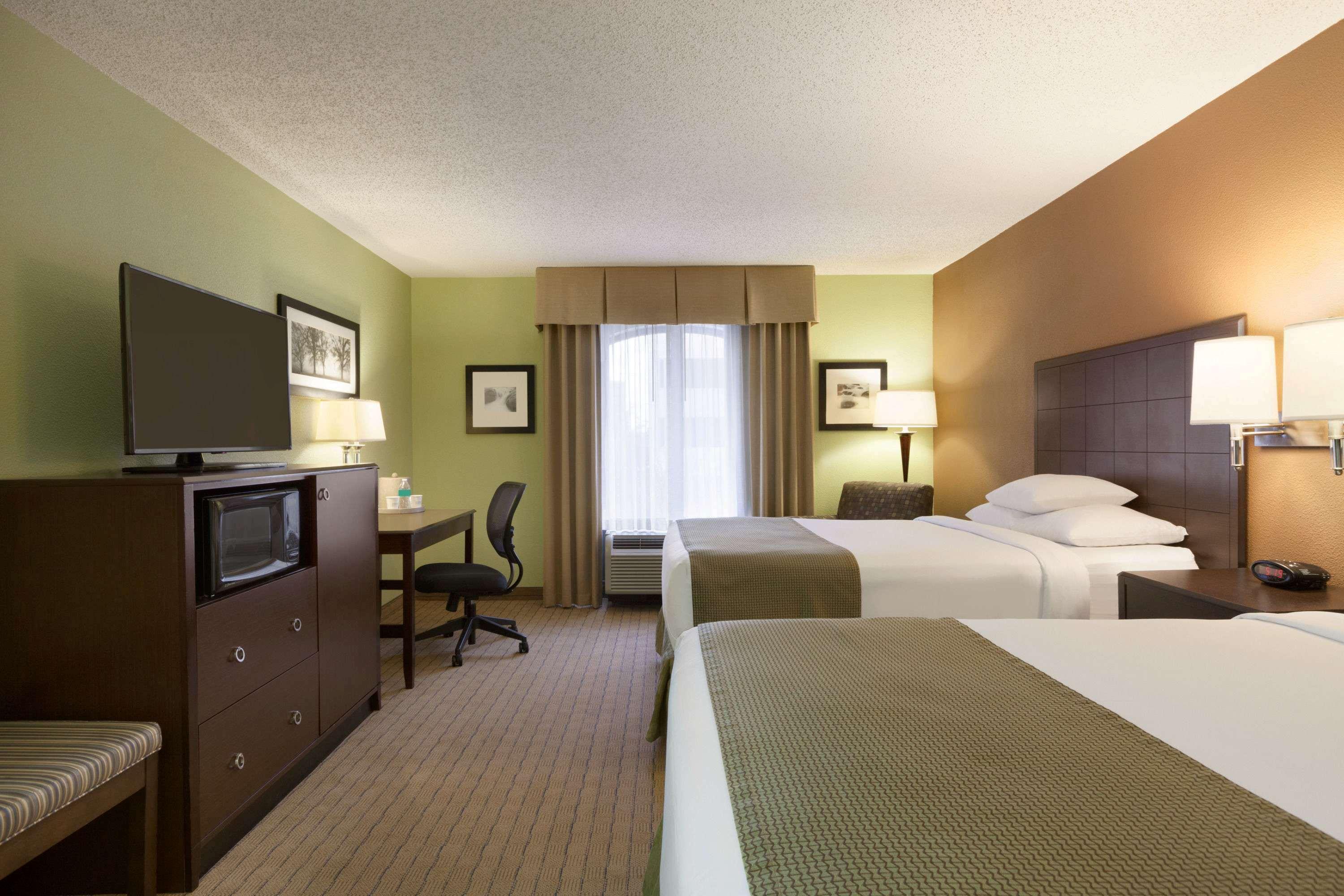 Days Inn By Wyndham Baltimore Inner Harbor Εξωτερικό φωτογραφία