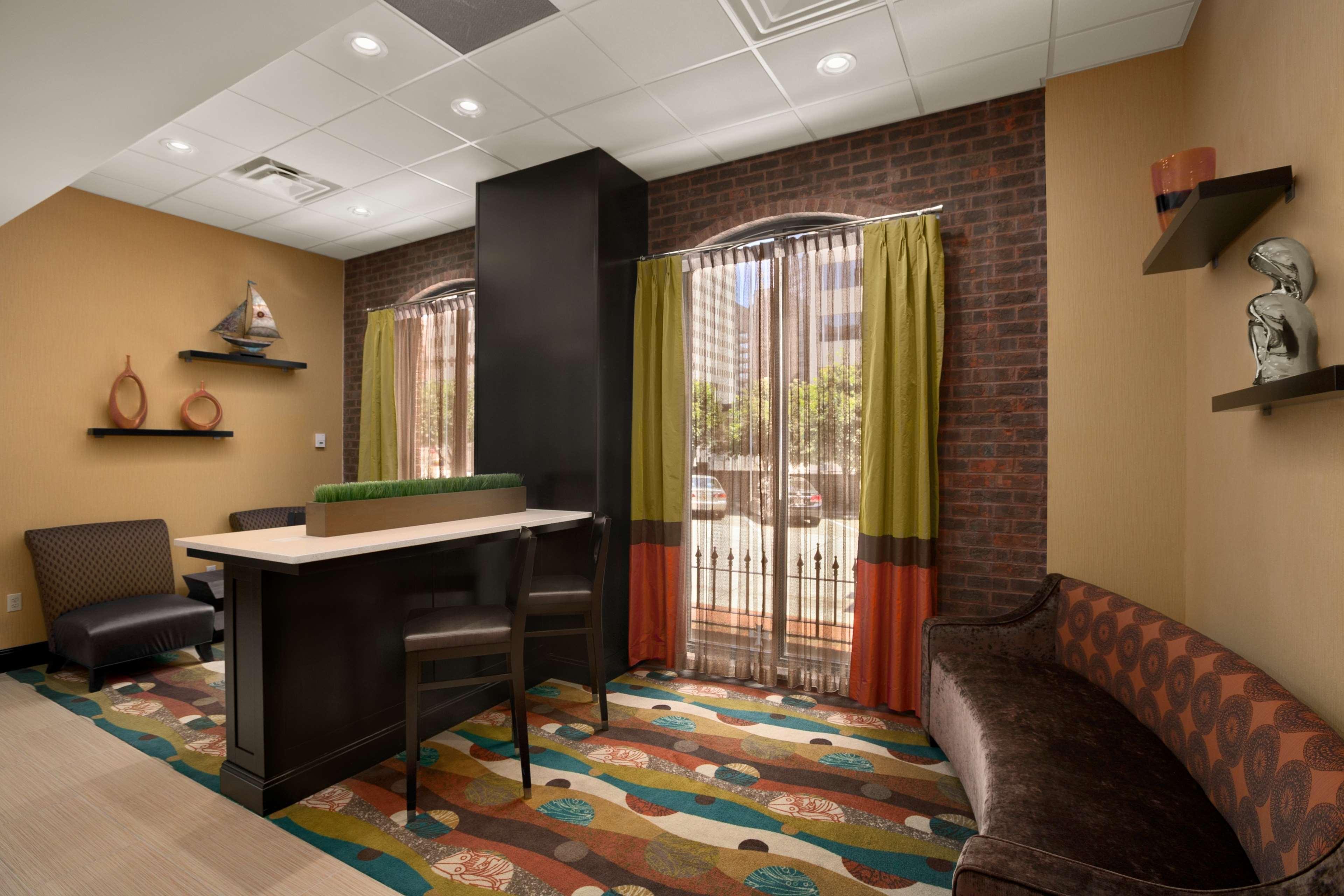 Days Inn By Wyndham Baltimore Inner Harbor Εξωτερικό φωτογραφία