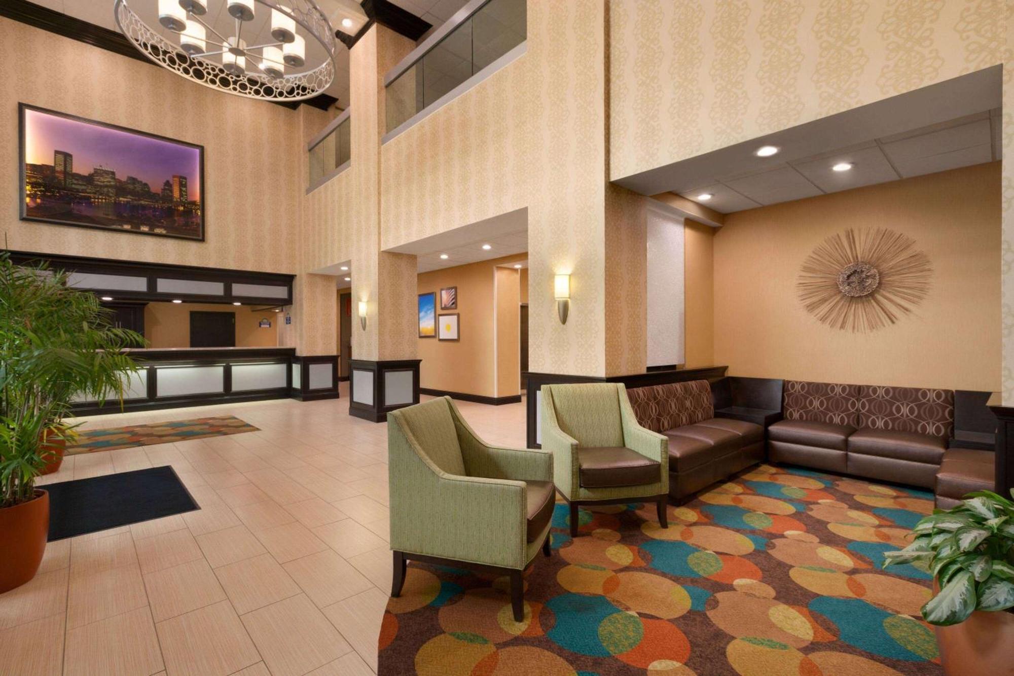 Days Inn By Wyndham Baltimore Inner Harbor Εξωτερικό φωτογραφία