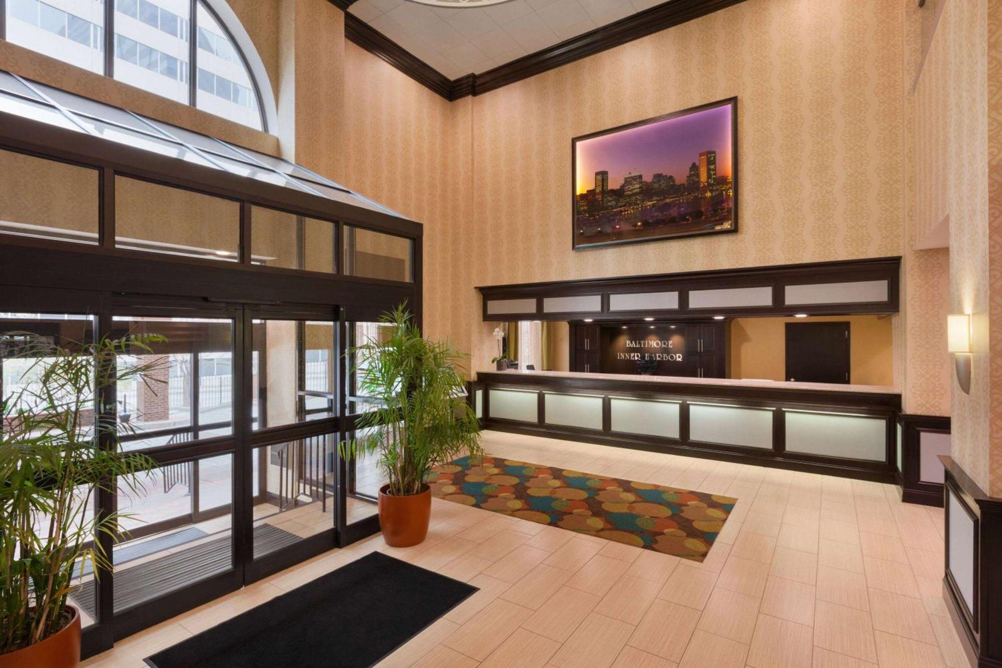Days Inn By Wyndham Baltimore Inner Harbor Εξωτερικό φωτογραφία