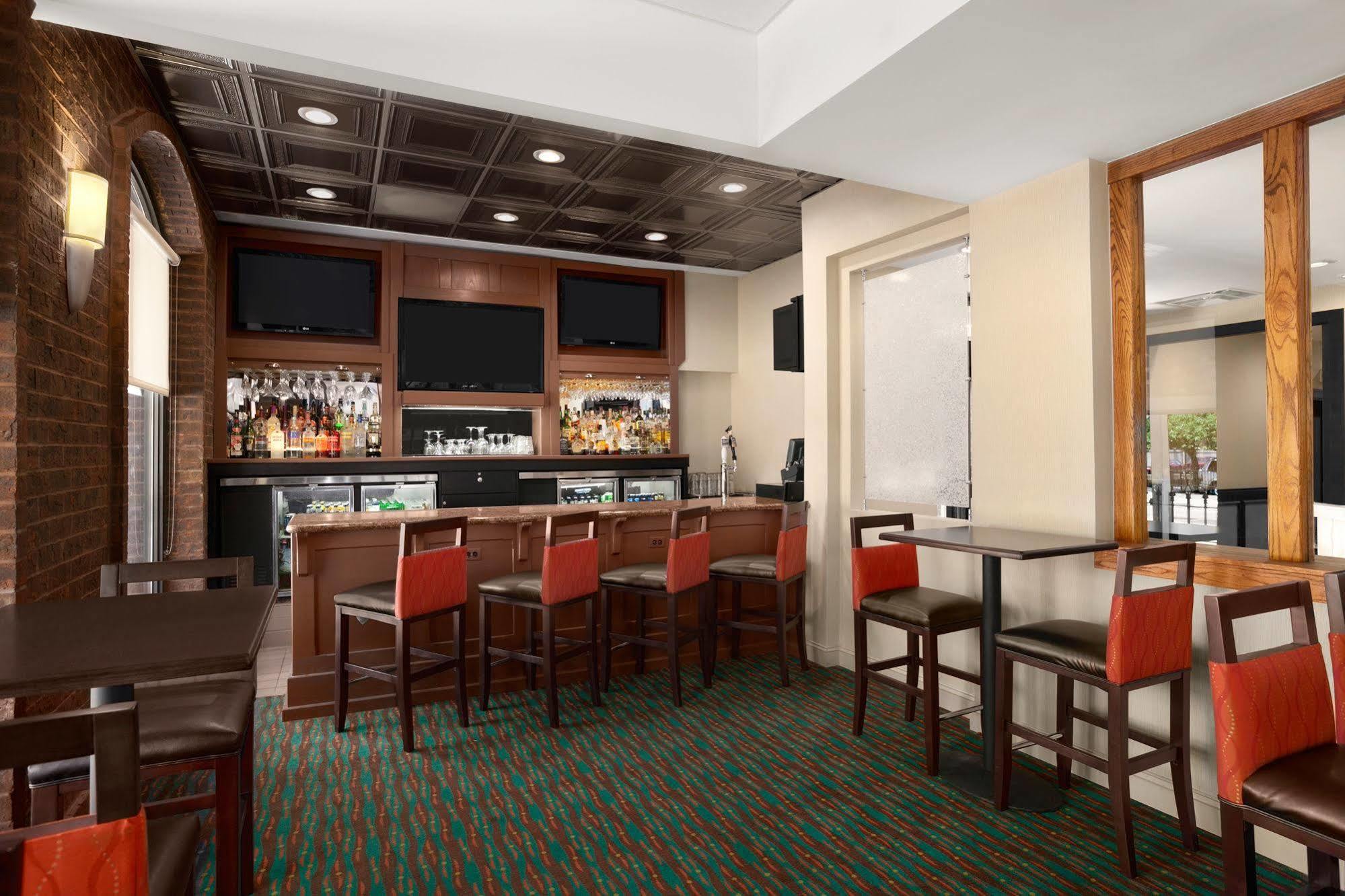 Days Inn By Wyndham Baltimore Inner Harbor Εξωτερικό φωτογραφία
